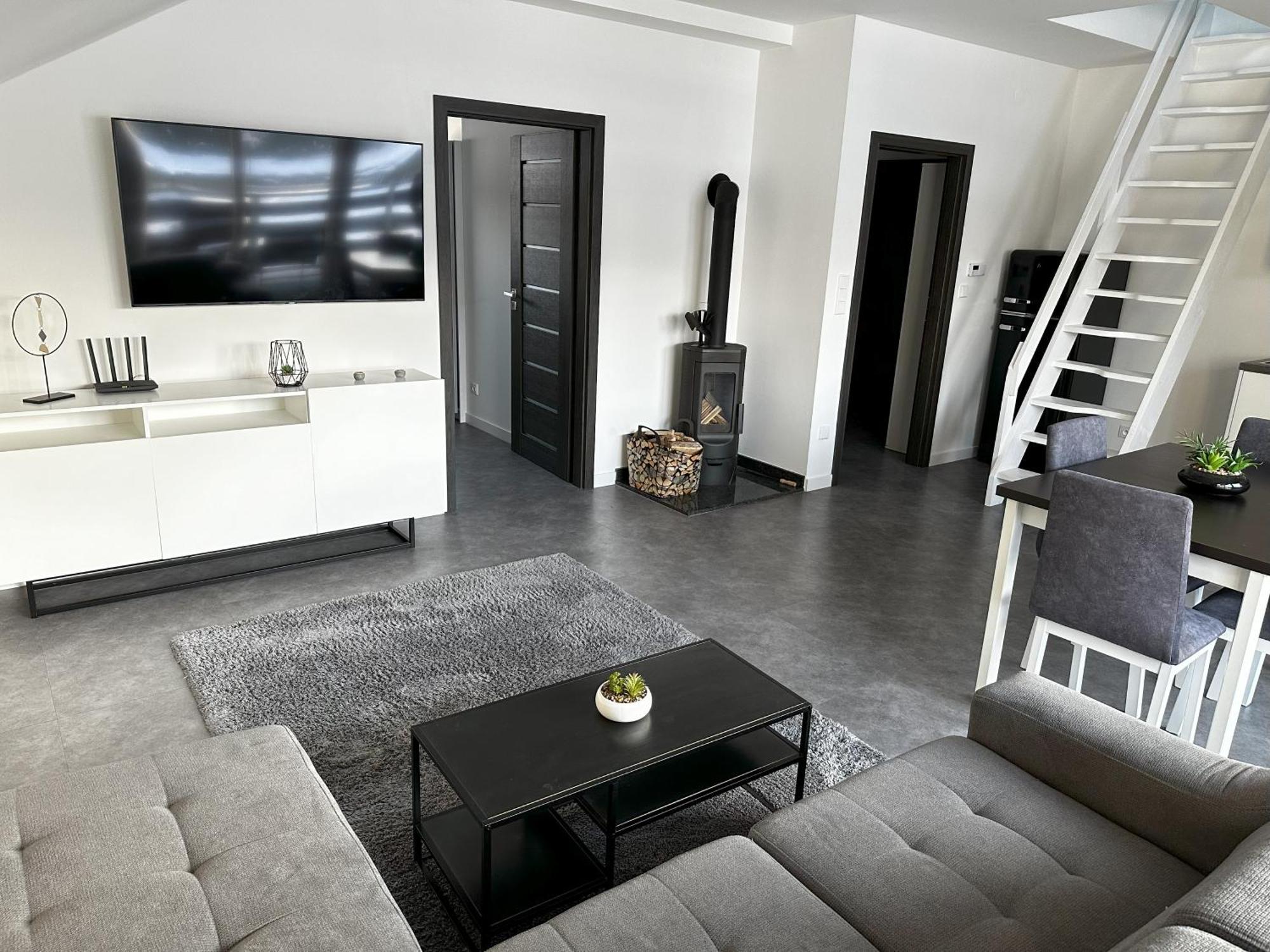 Deer House Apartment